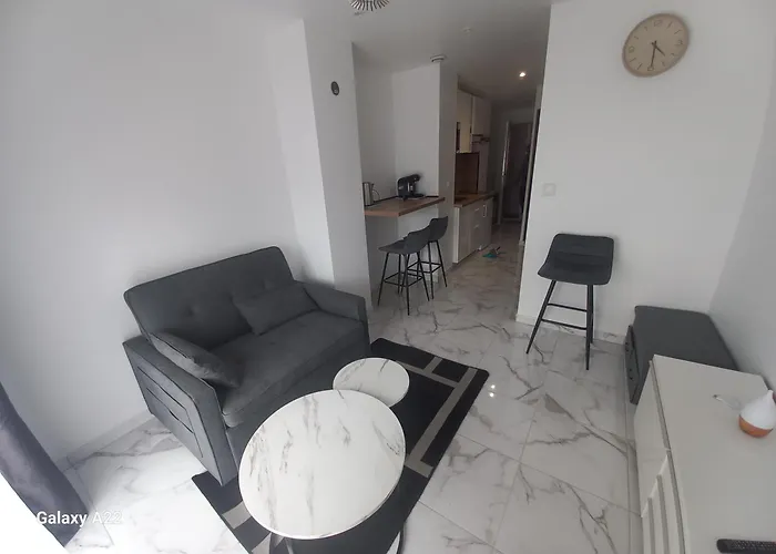 Avec Terrasse Проживание в семье