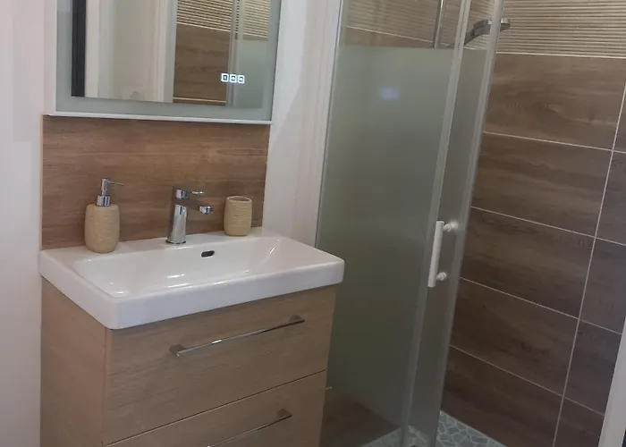 Проживание в семье Avec Terrasse *